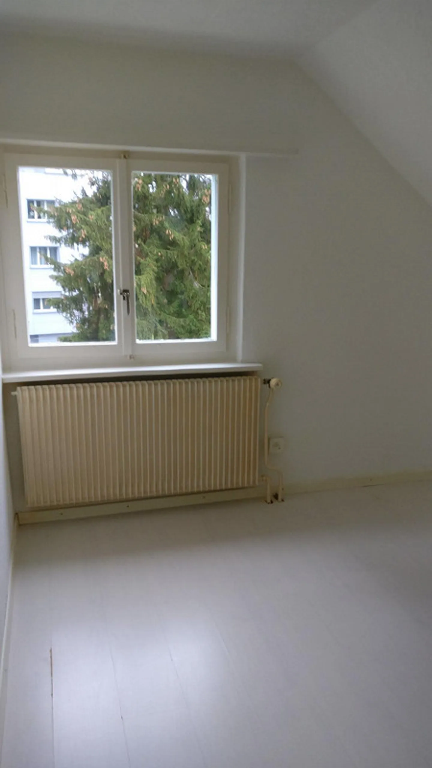 Contratto di affitto temporaneo per un appartamento di 3,5 stanze in una posizione tranquilla - Foto 3 di 4