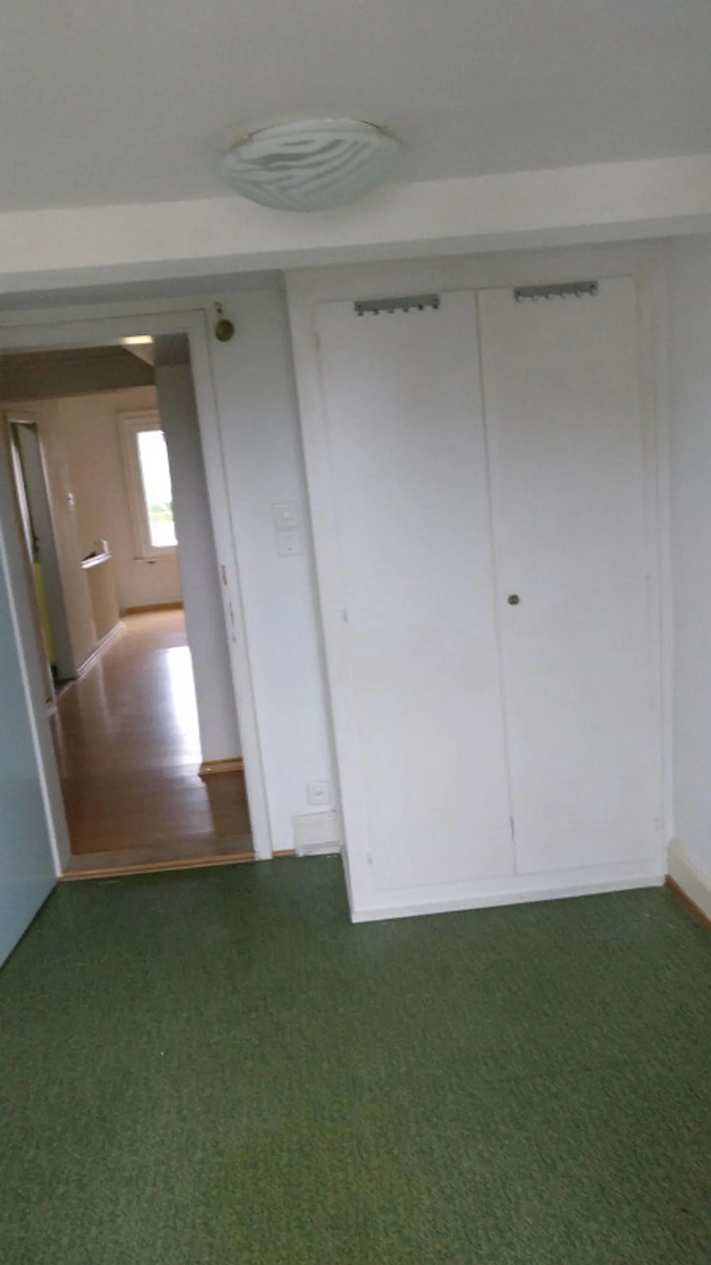 Contratto di affitto temporaneo per un appartamento di 3,5 stanze in una posizione tranquilla - Foto 4 di 4