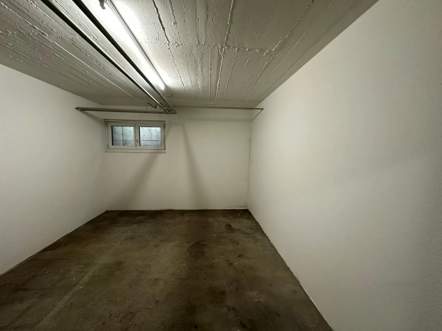 Vielseitig nutzbare Gewerberäumlichkeit/Ladenlokal Nähe Öv! - Foto 9 von 12