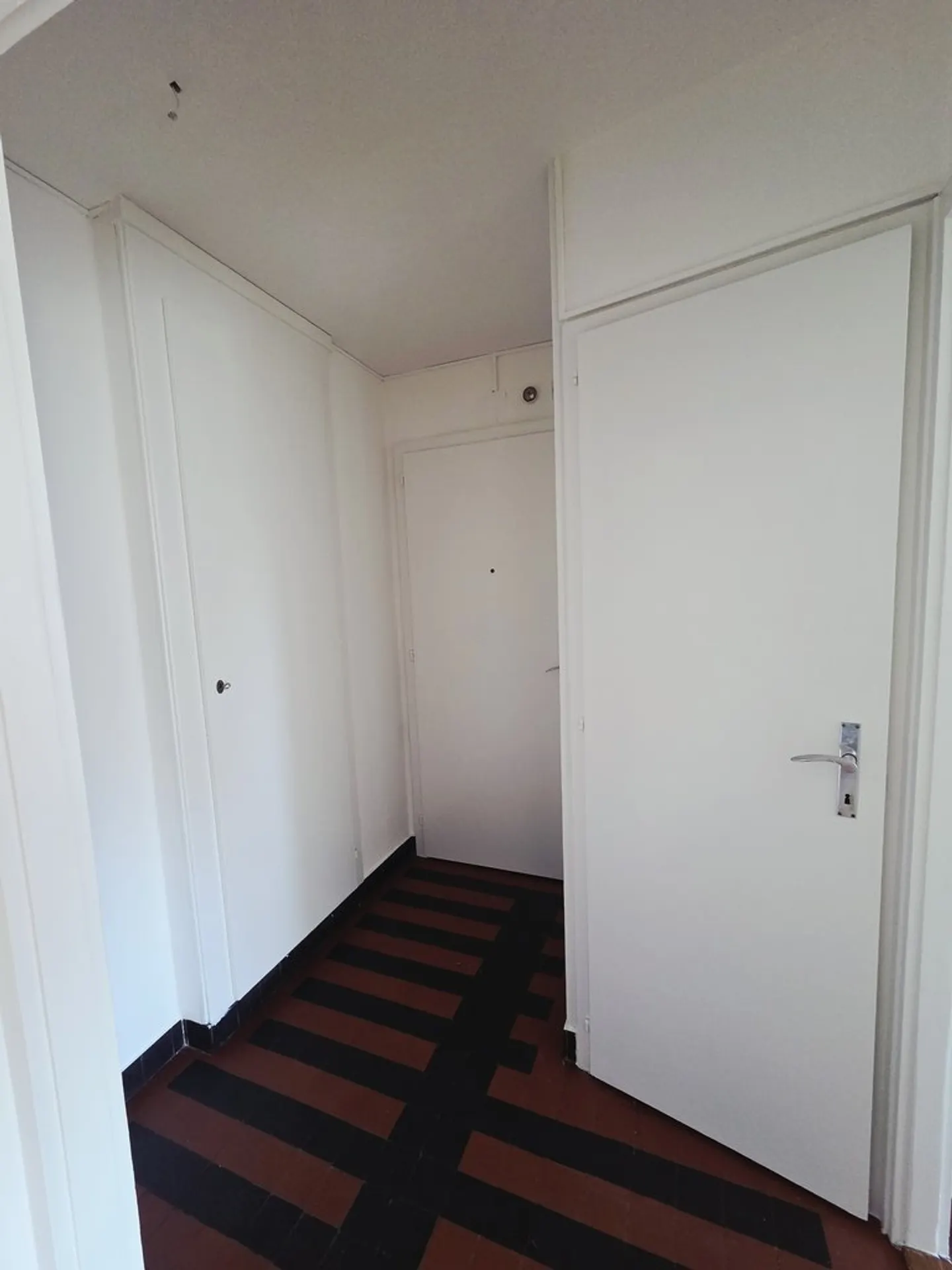 Charming 2-Room Apartment in Lausanne - Photo 7 of 9