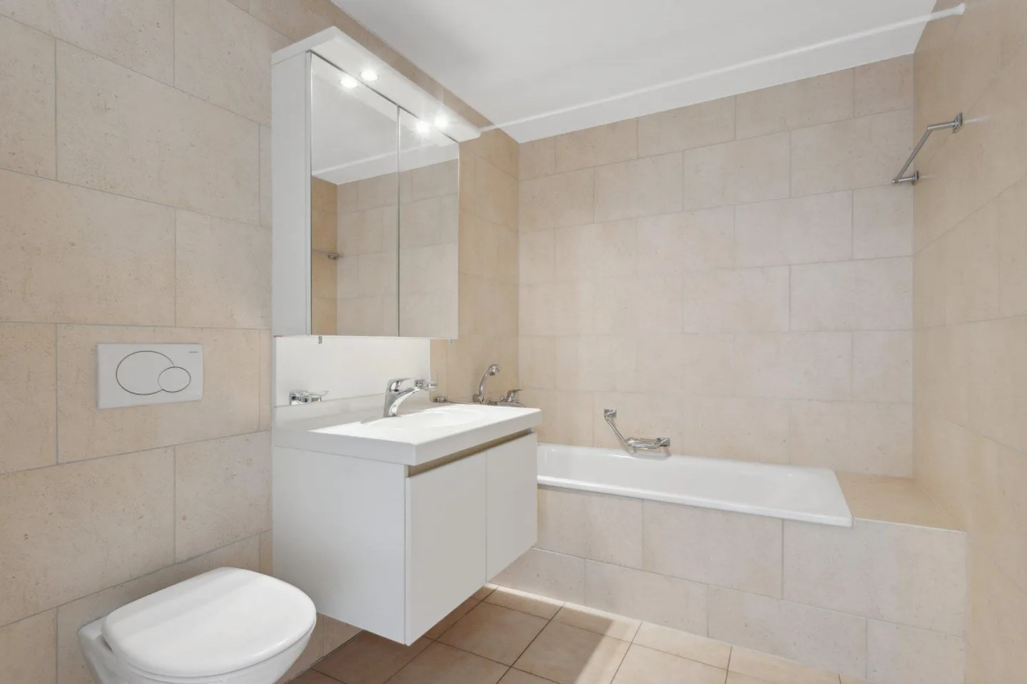 2.5-room apartment on the 2nd floor - Photo 3 of 5