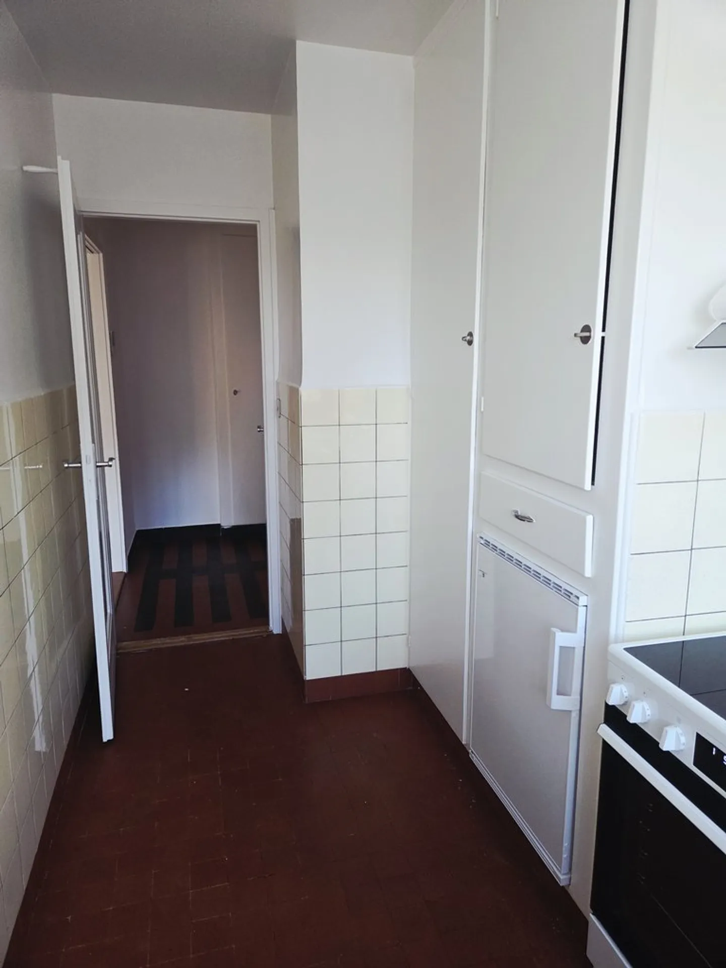 Charming 2-Room Apartment in Lausanne - Photo 4 of 9