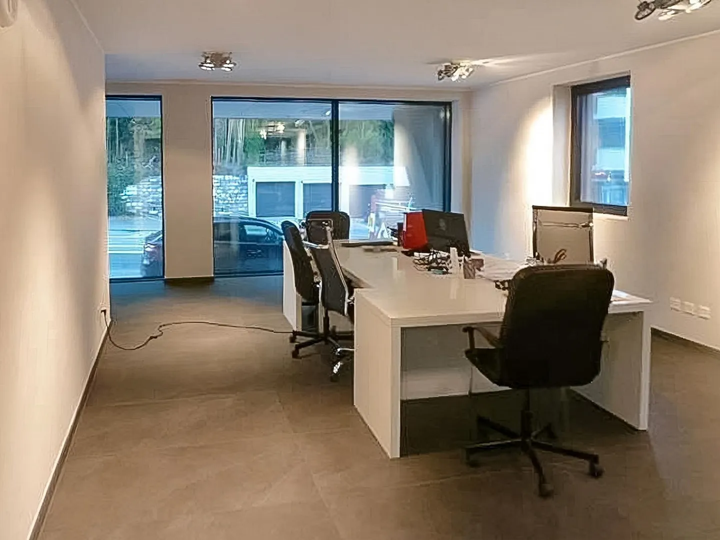 Recently built office in Massagno in a central area - Photo 1 of 3