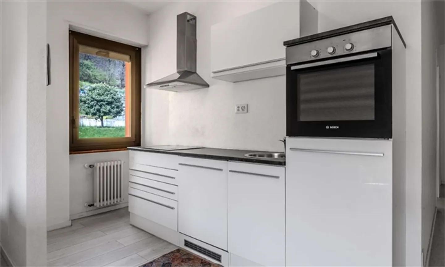 LUGANO – Appartement rénové de 3,5 pièces dans un emplacement central avec garage privé - Photo 4 sur 9