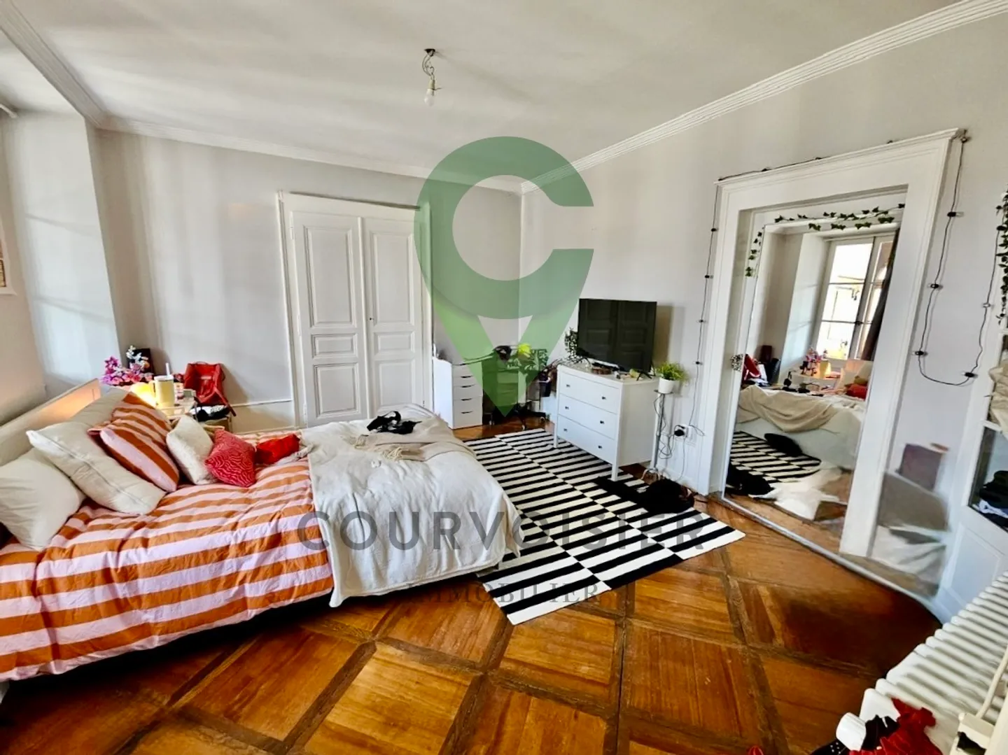 Wunderschöne, charaktervolle 7-Zimmer-Wohnung im Herzen von Etoy renoviert - Foto 5 von 12