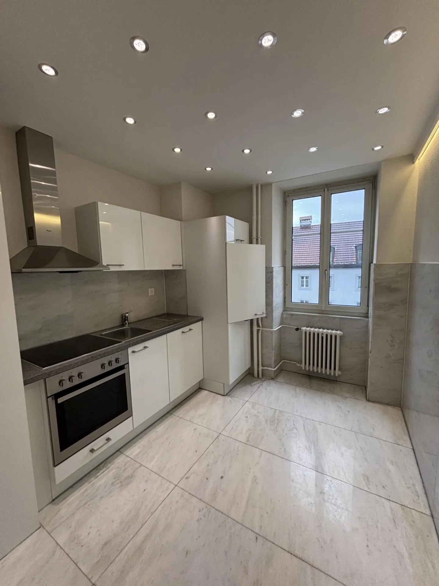Bright apartment in the city center - Photo 5 of 12