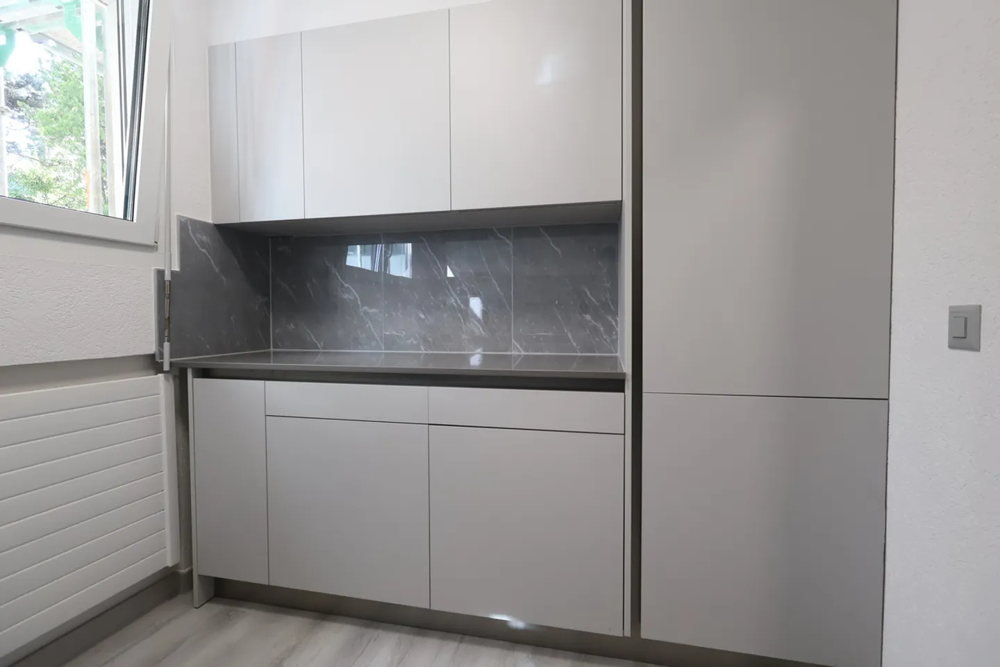 Appartement moderne de 3,5 pièces récemment rénové à Coldrerio - Photo 3 sur 13