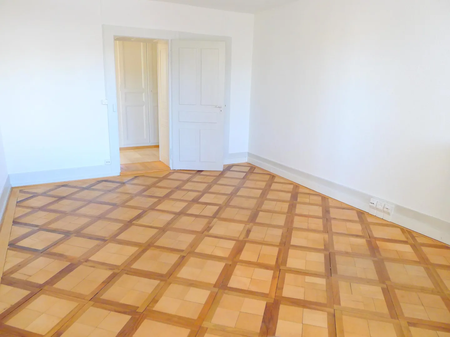 Bright apartment in the city center - Photo 8 of 12