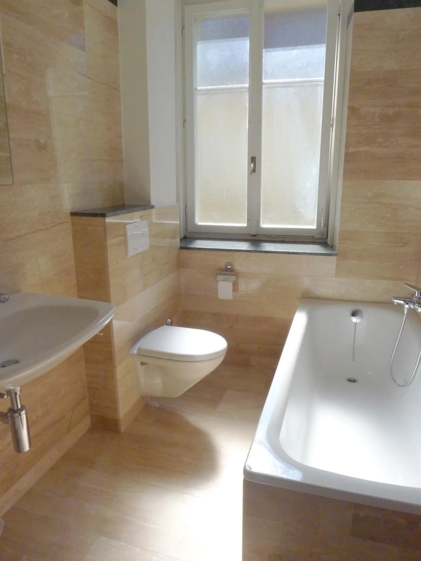 Bright apartment in the city center - Photo 9 of 12