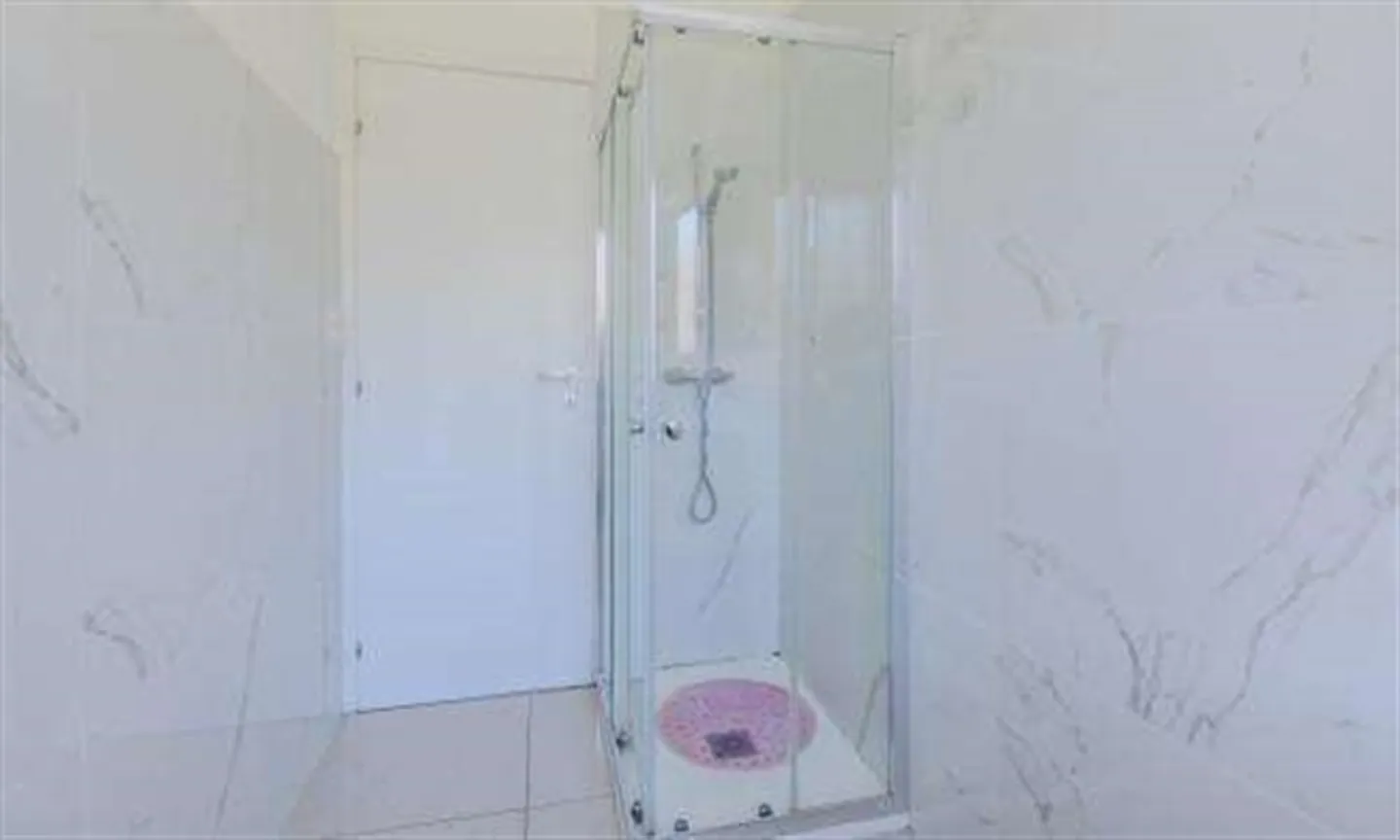 LUGANO – Appartement rénové de 3,5 pièces dans un emplacement central avec garage privé - Photo 7 sur 9