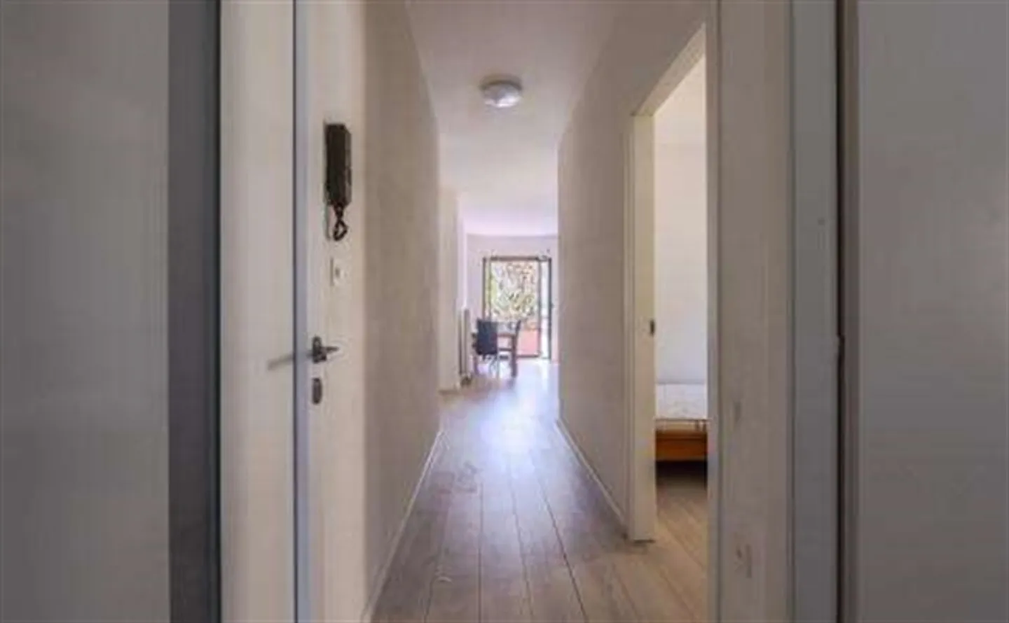 LUGANO – Appartement rénové de 3,5 pièces dans un emplacement central avec garage privé - Photo 8 sur 9