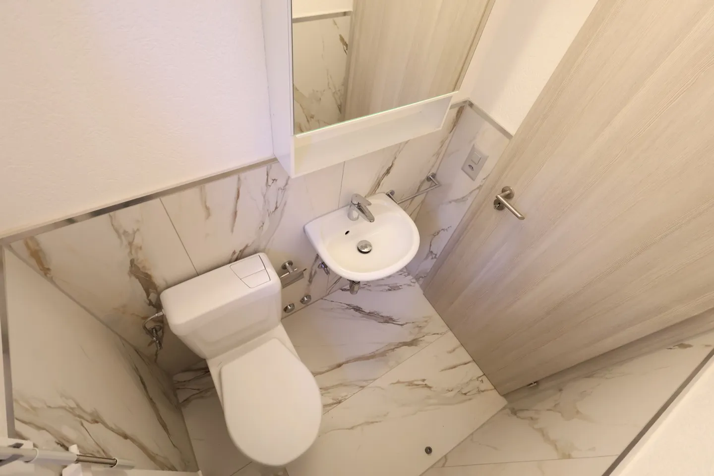 Appartement moderne de 3,5 pièces récemment rénové à Coldrerio - Photo 10 sur 13
