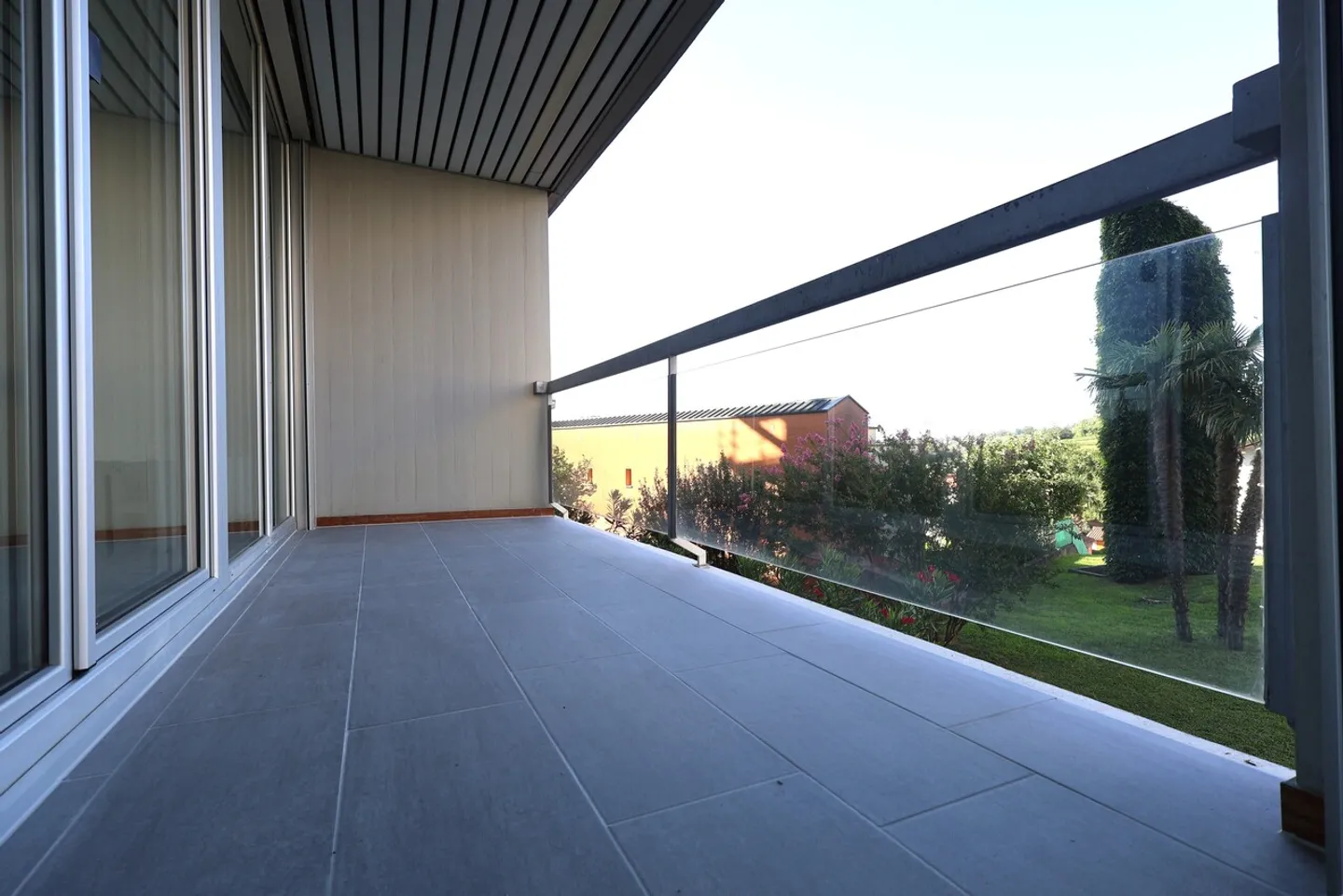 Appartement moderne de 3,5 pièces récemment rénové à Coldrerio - Photo 12 sur 13