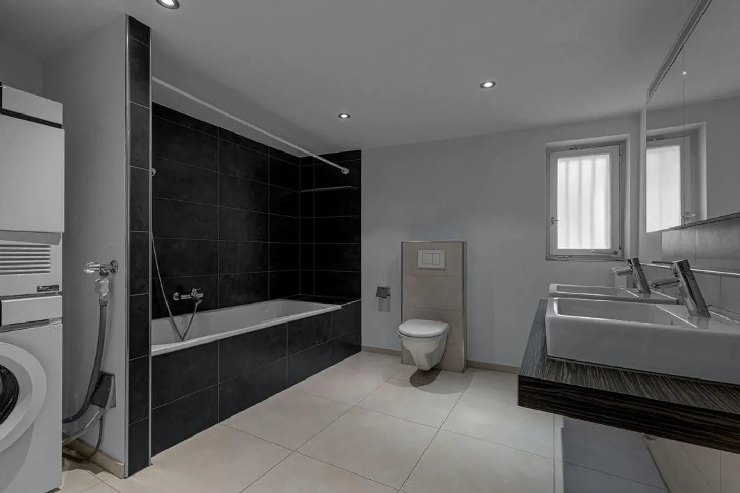 Vivre au bord du Rhin avec style et espace, appartement de 6 pièces en emplacement privilégié - Photo 4 sur 12