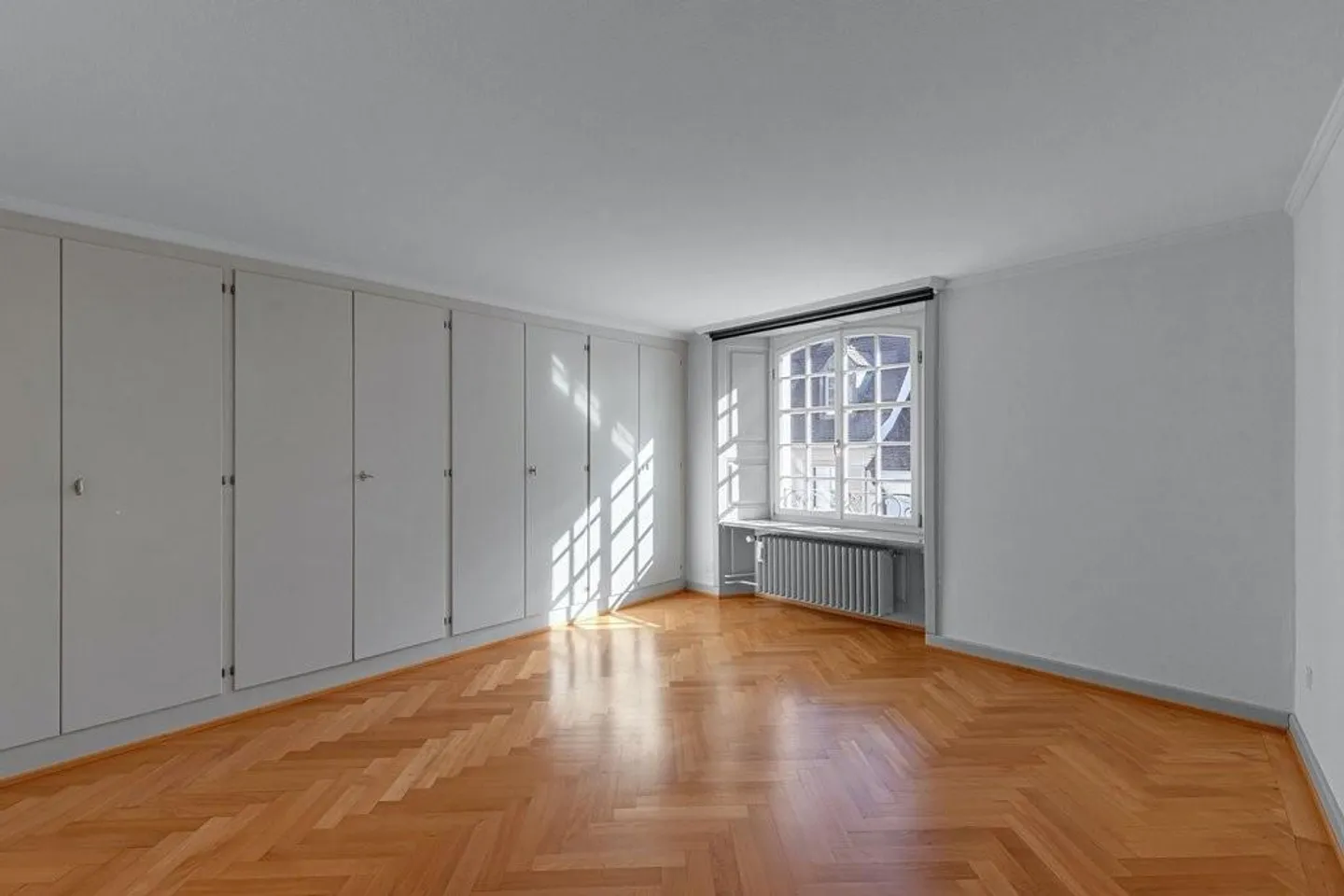 Vivre au bord du Rhin avec style et espace, appartement de 6 pièces en emplacement privilégié - Photo 10 sur 12