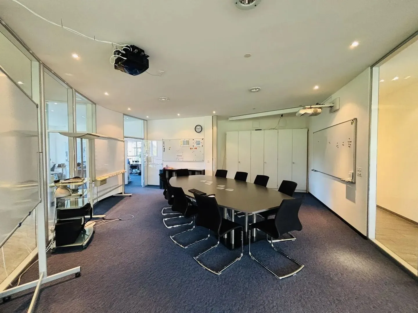 Moderne 6-Zimmer-Büroräume in Feusisberg mit herrlicher Aussicht - Foto 6 von 10