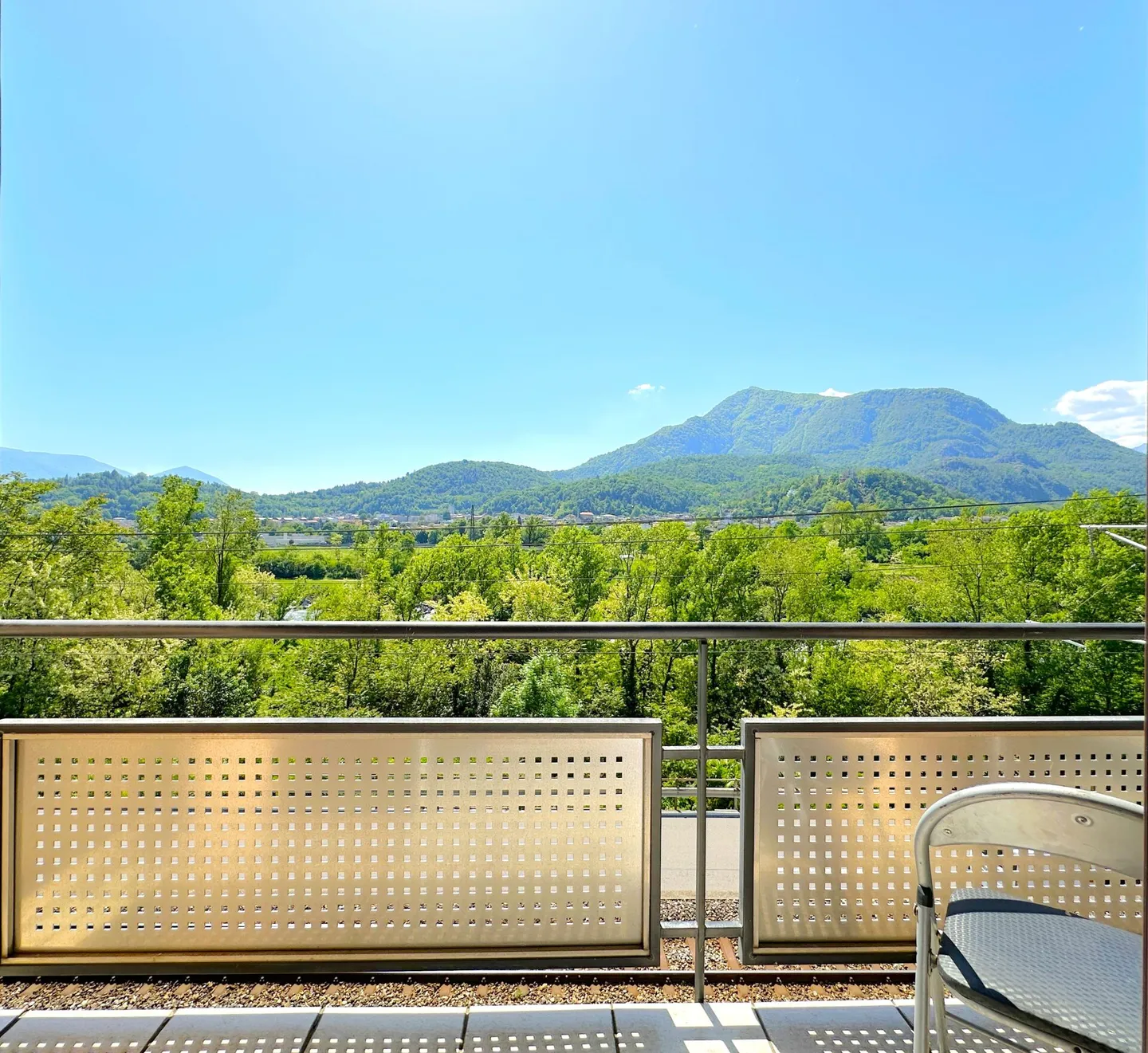 Bellissima casa unifamiliare a Solduno - Foto 9 di 11