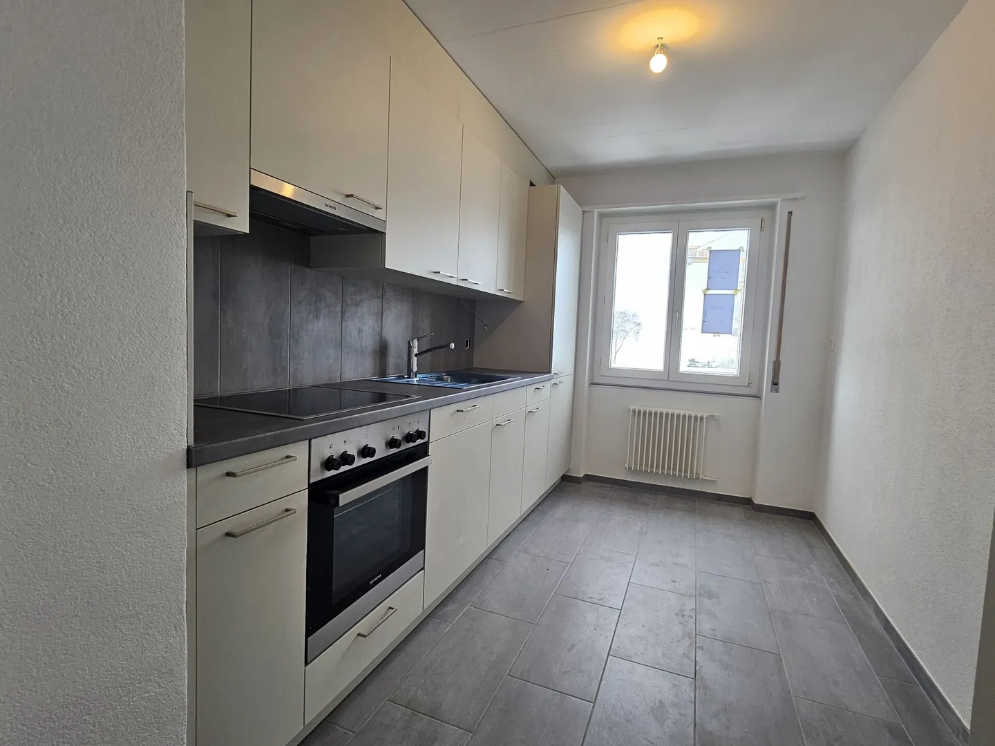 Renoviert! 3-Zimmer-Wohnung im 8. Stock - Foto 1 von 7