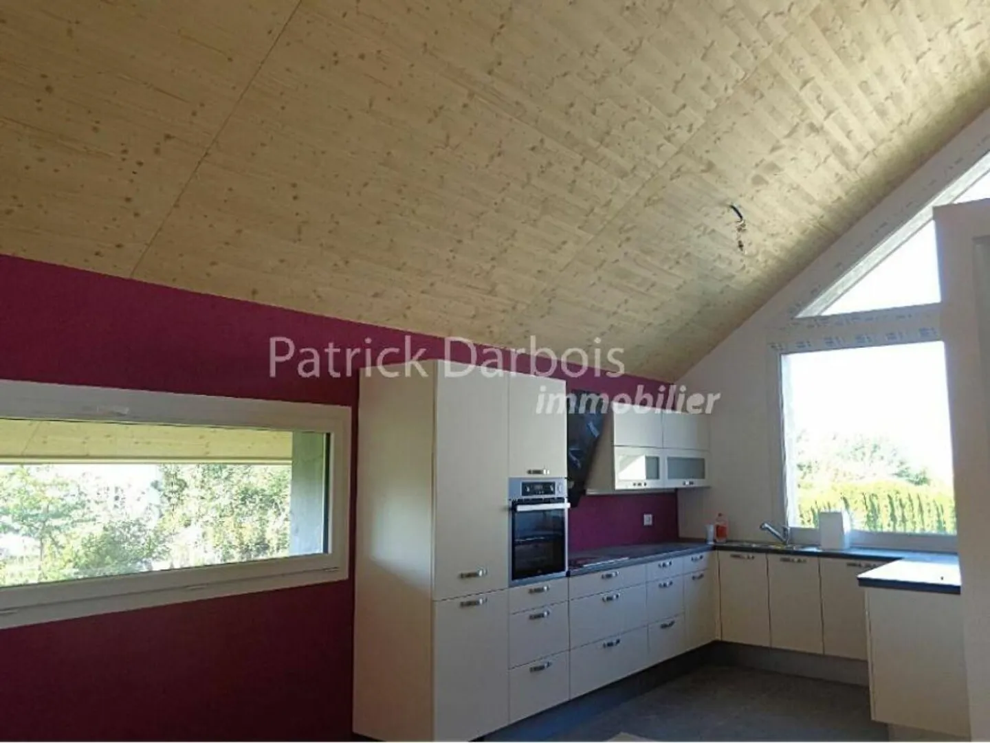 Casa ristrutturata con giardini - Foto 47 di 58