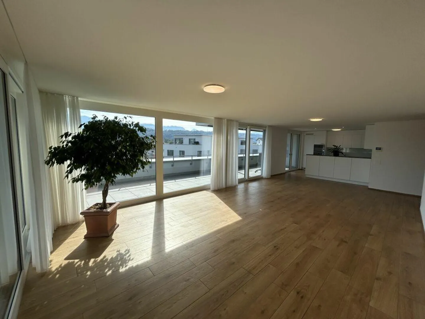 Appartement en attique de 4,5 pièces au standard de propriété recherché ? - Photo 5 sur 18