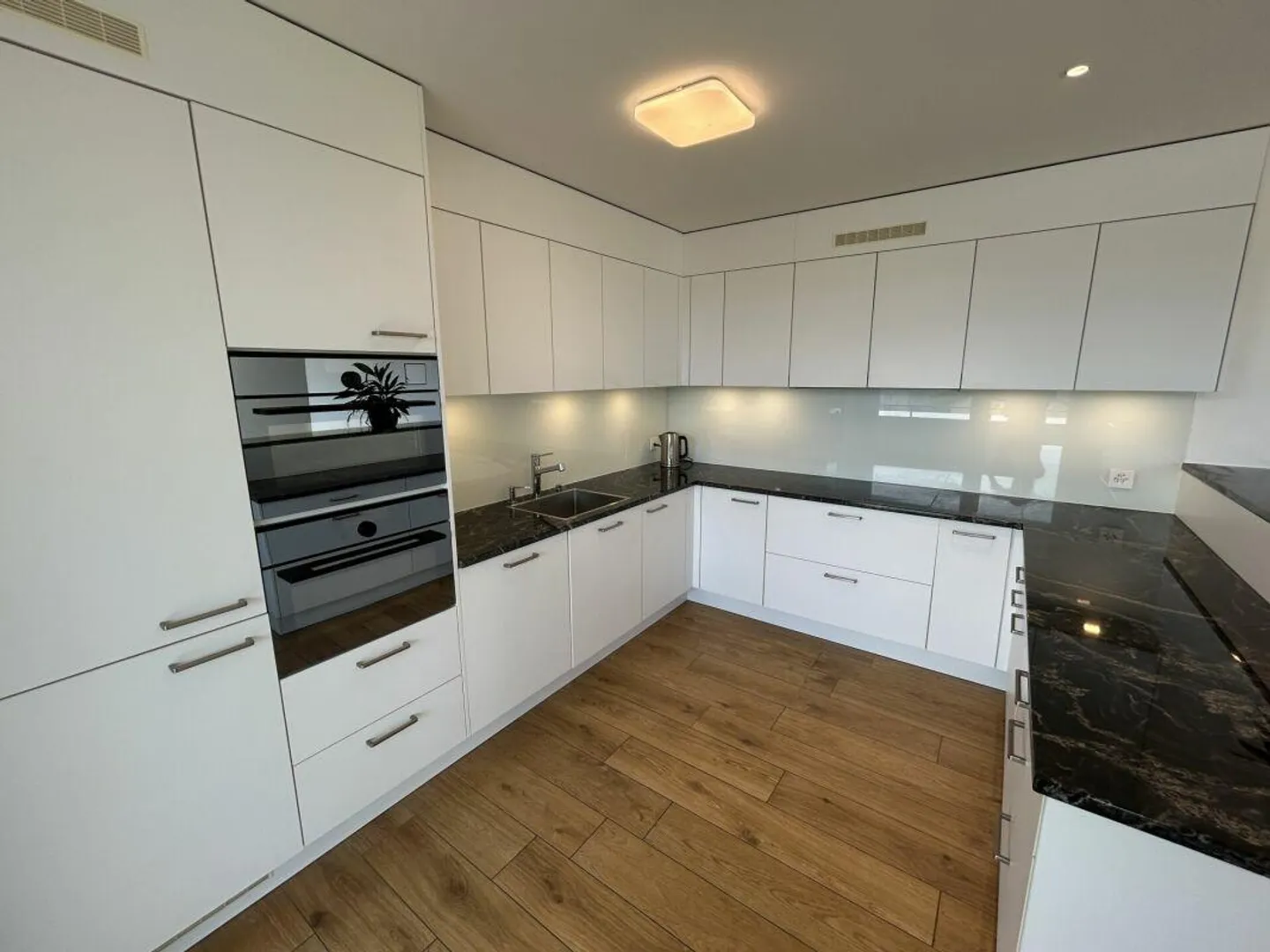 Appartement en attique de 4,5 pièces au standard de propriété recherché ? - Photo 7 sur 18