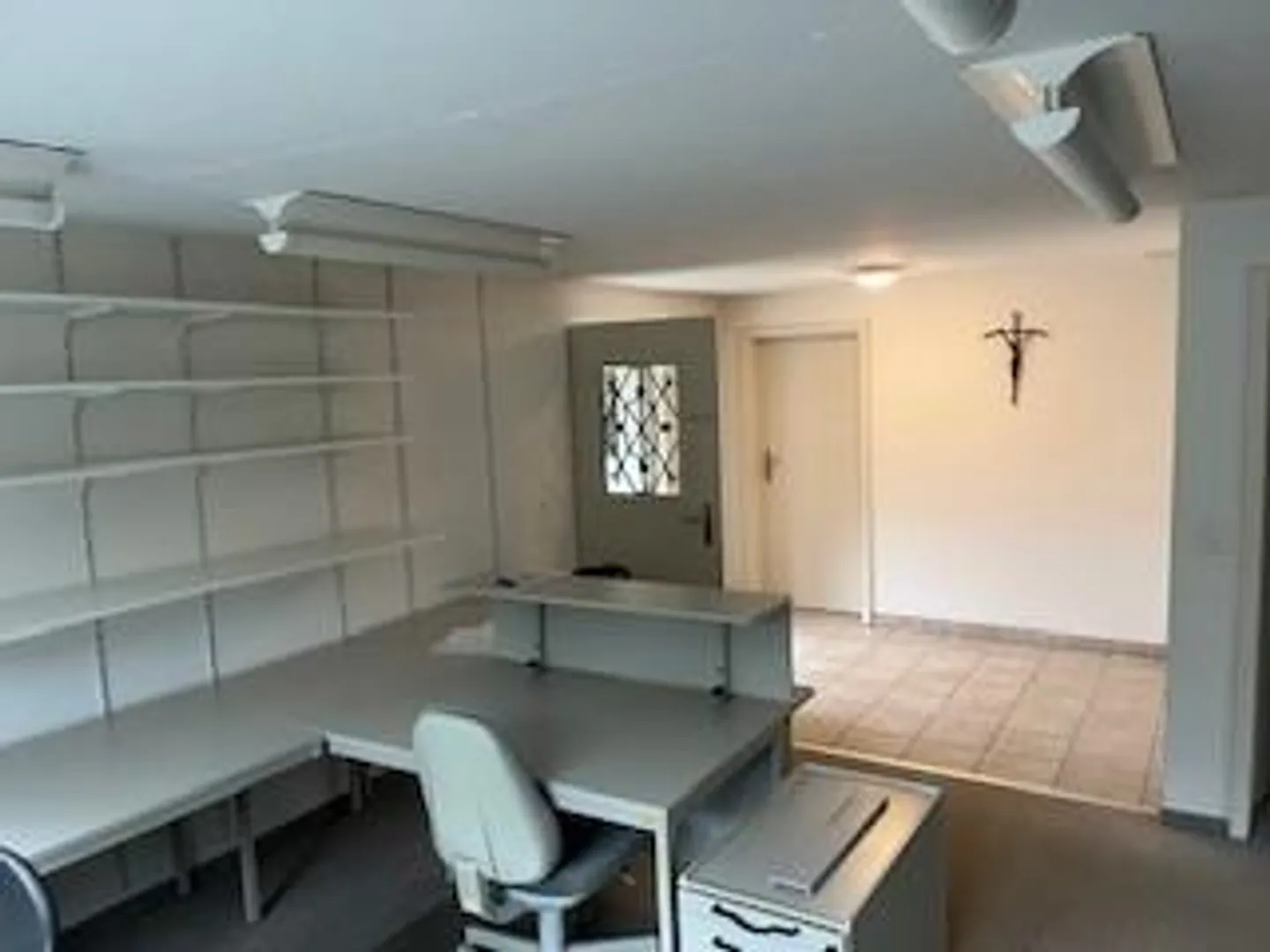 Office space for rent - Photo 4 of 6