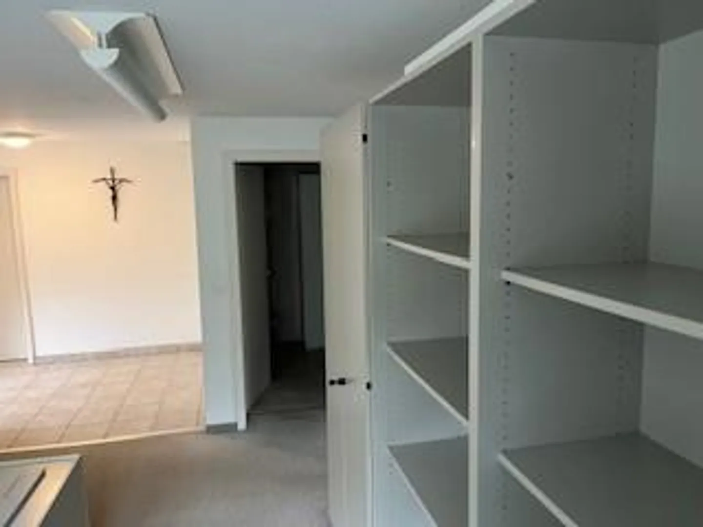 Office space for rent - Photo 5 of 6