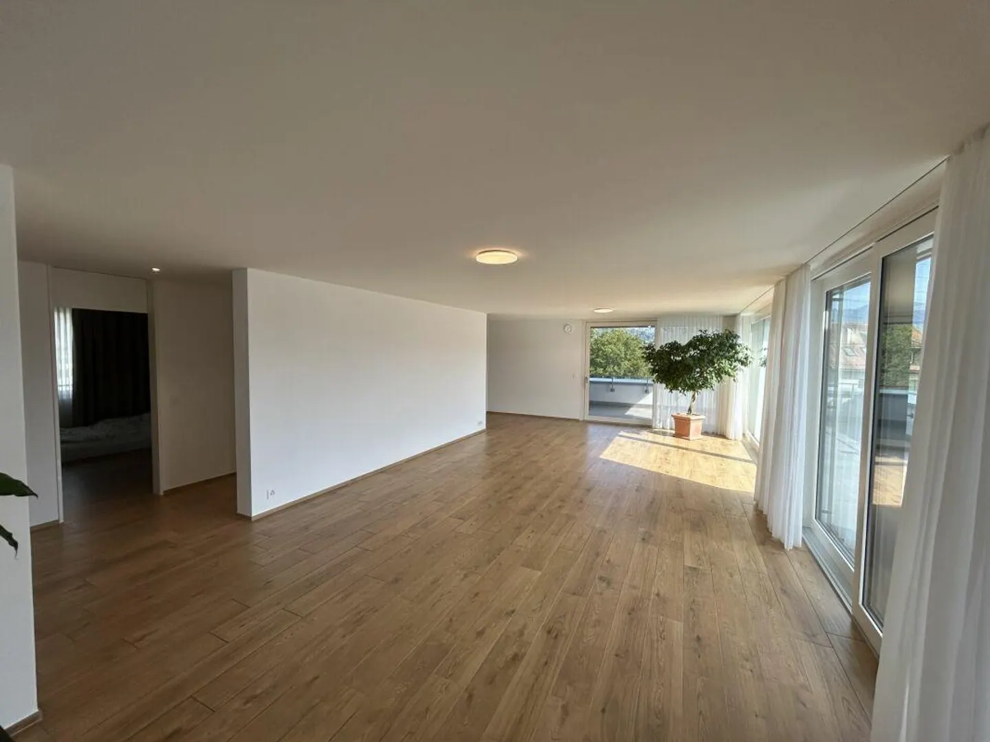 Appartement en attique de 4,5 pièces au standard de propriété recherché ? - Photo 4 sur 18