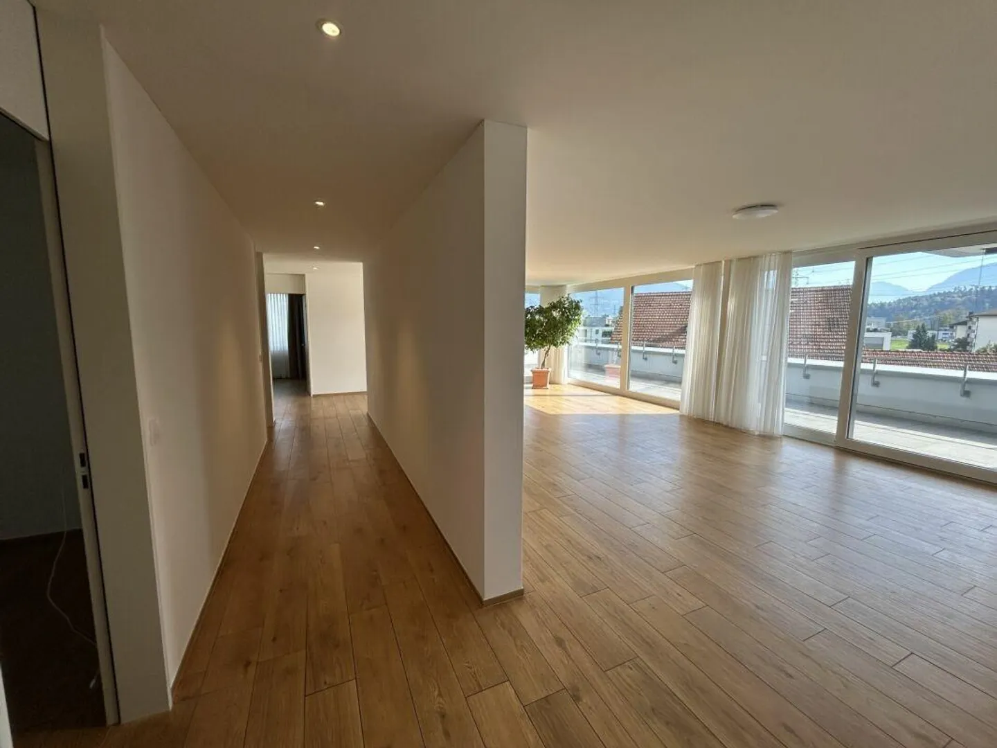 Appartement en attique de 4,5 pièces au standard de propriété recherché ? - Photo 8 sur 18