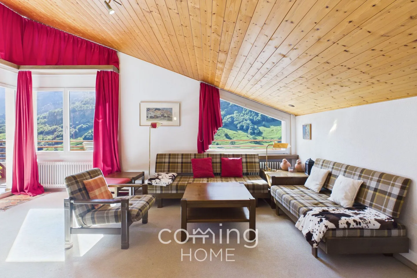 Appartement sous les combles de 2,5 pièces ensoleillé à Leukerbad avec vue sur la montagne - Photo 1 sur 10