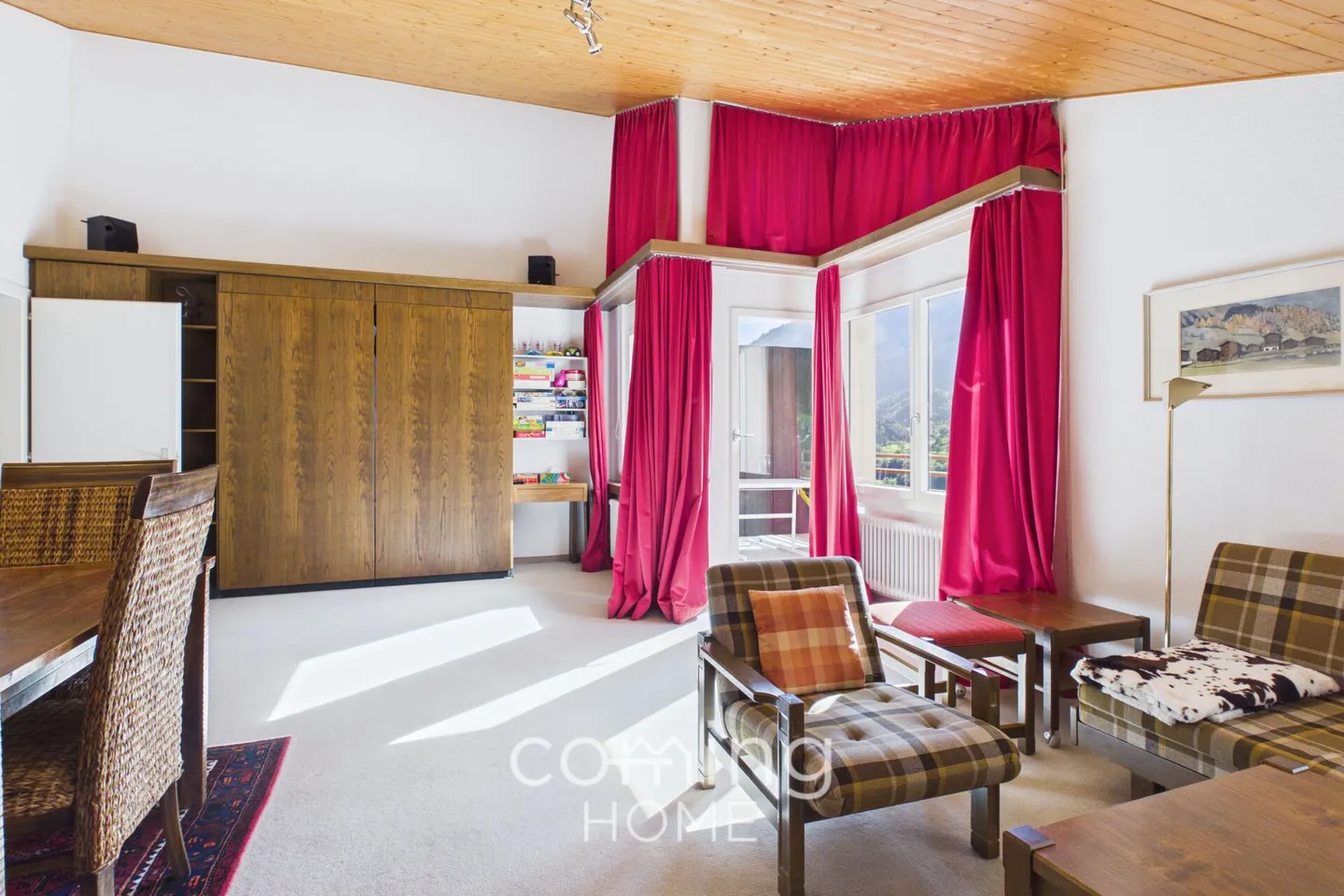 Appartement sous les combles de 2,5 pièces ensoleillé à Leukerbad avec vue sur la montagne - Photo 3 sur 10