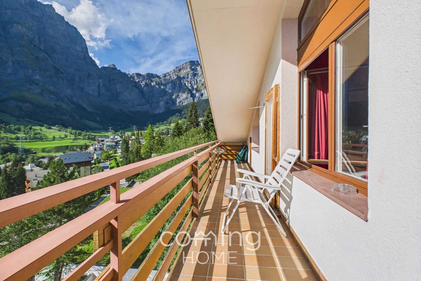 Appartement sous les combles de 2,5 pièces ensoleillé à Leukerbad avec vue sur la montagne - Photo 7 sur 10