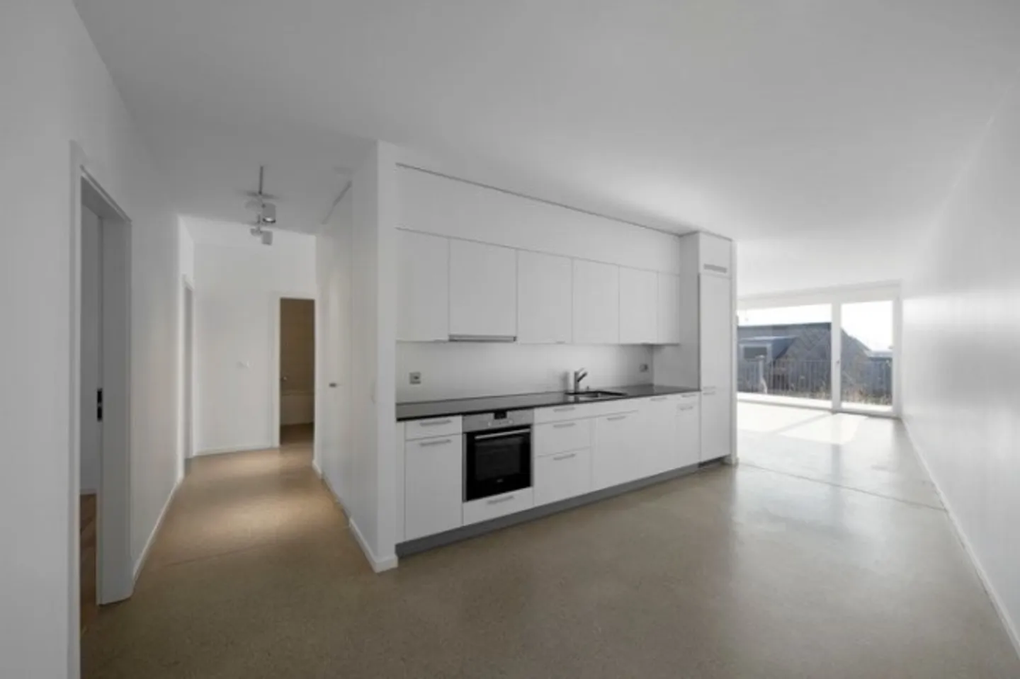 Bellissimo appartamento luminoso di 3,5 stanze - Foto 2 di 9