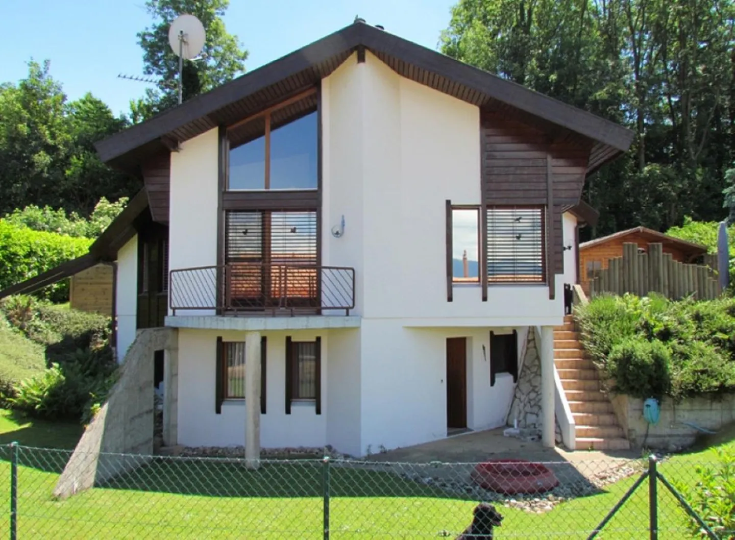 Originelle Design-Villa mit Seesicht und grossem Raumvolumen - Foto 1 von 12