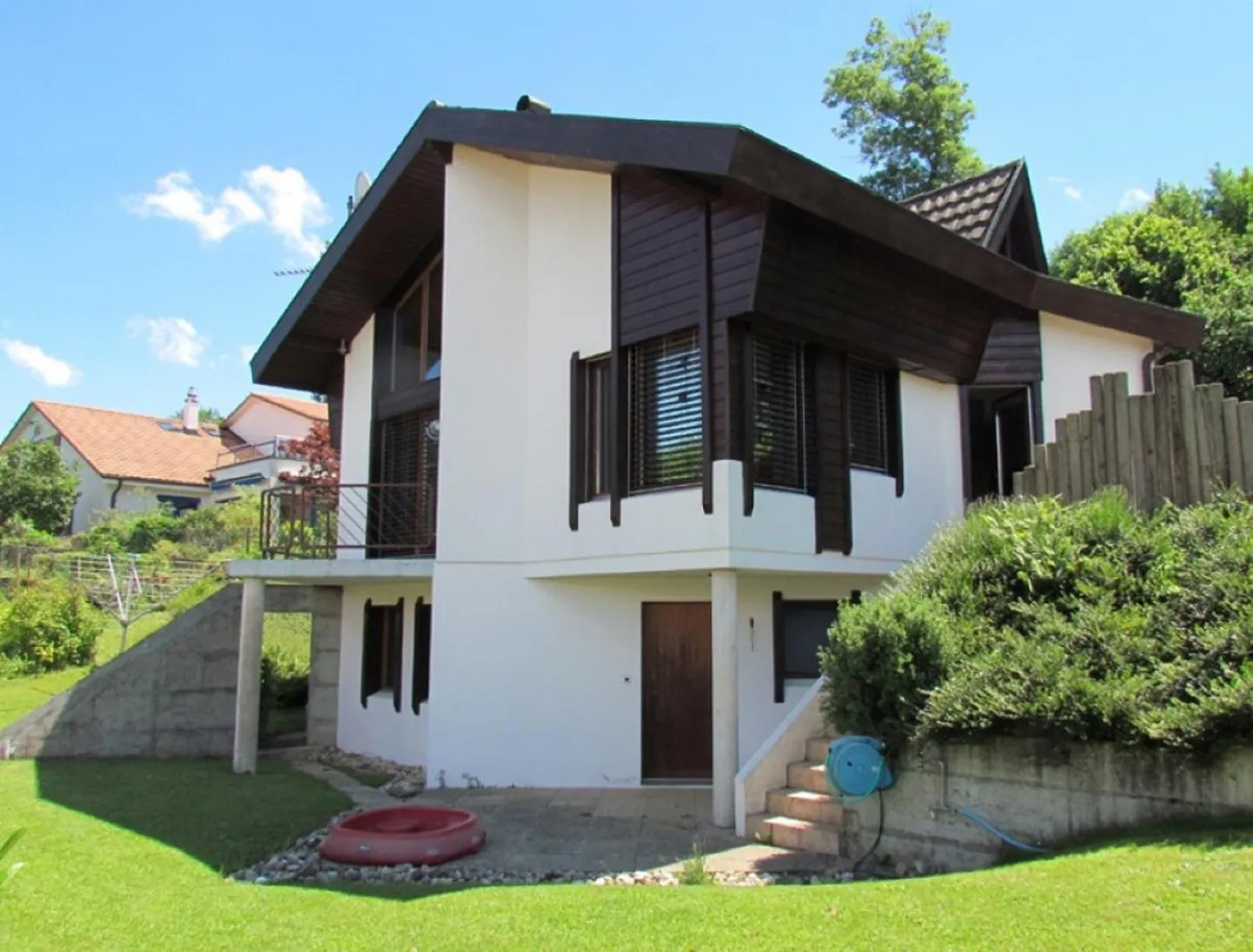 Originelle Design-Villa mit Seesicht und grossem Raumvolumen - Foto 4 von 12