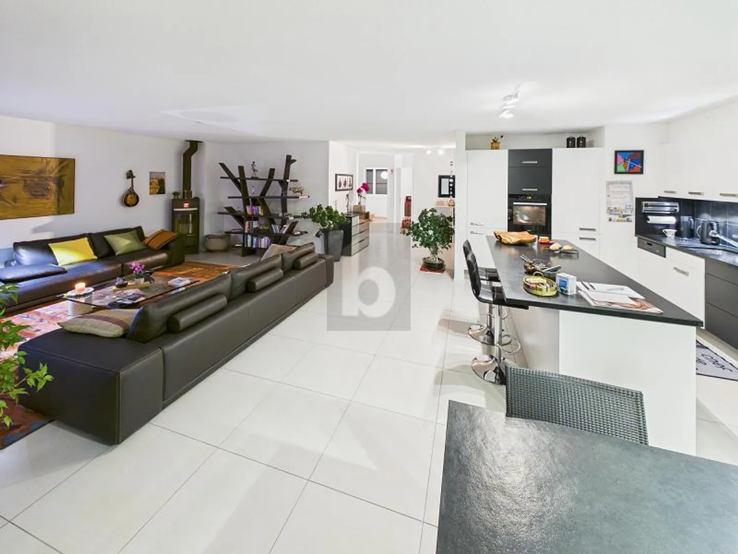 SPAZIOSO, LUMINOSO E MODERNO - Foto 3 di 6