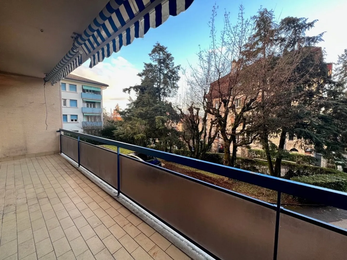 In der Nähe von Einrichtungen - Foto 2 di 5