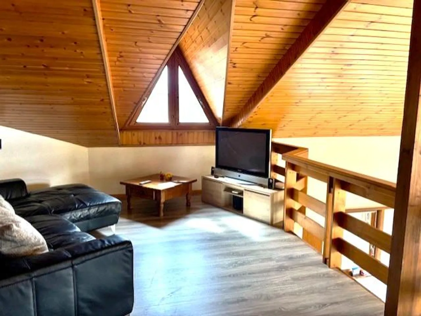 Originelle Design-Villa mit Seesicht und grossem Raumvolumen - Foto 10 von 12