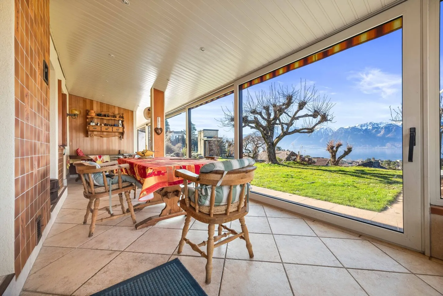 Large Two-Family Villa - Photo 13 of 13