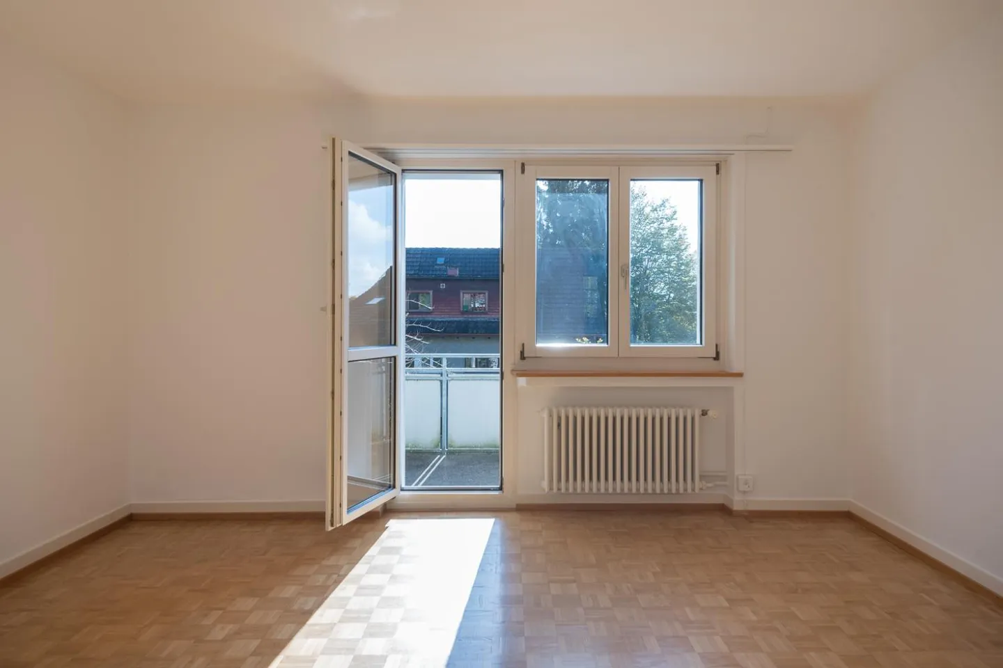 Idyllic on the outskirts! *Rent without deposit* - Photo 2 of 7