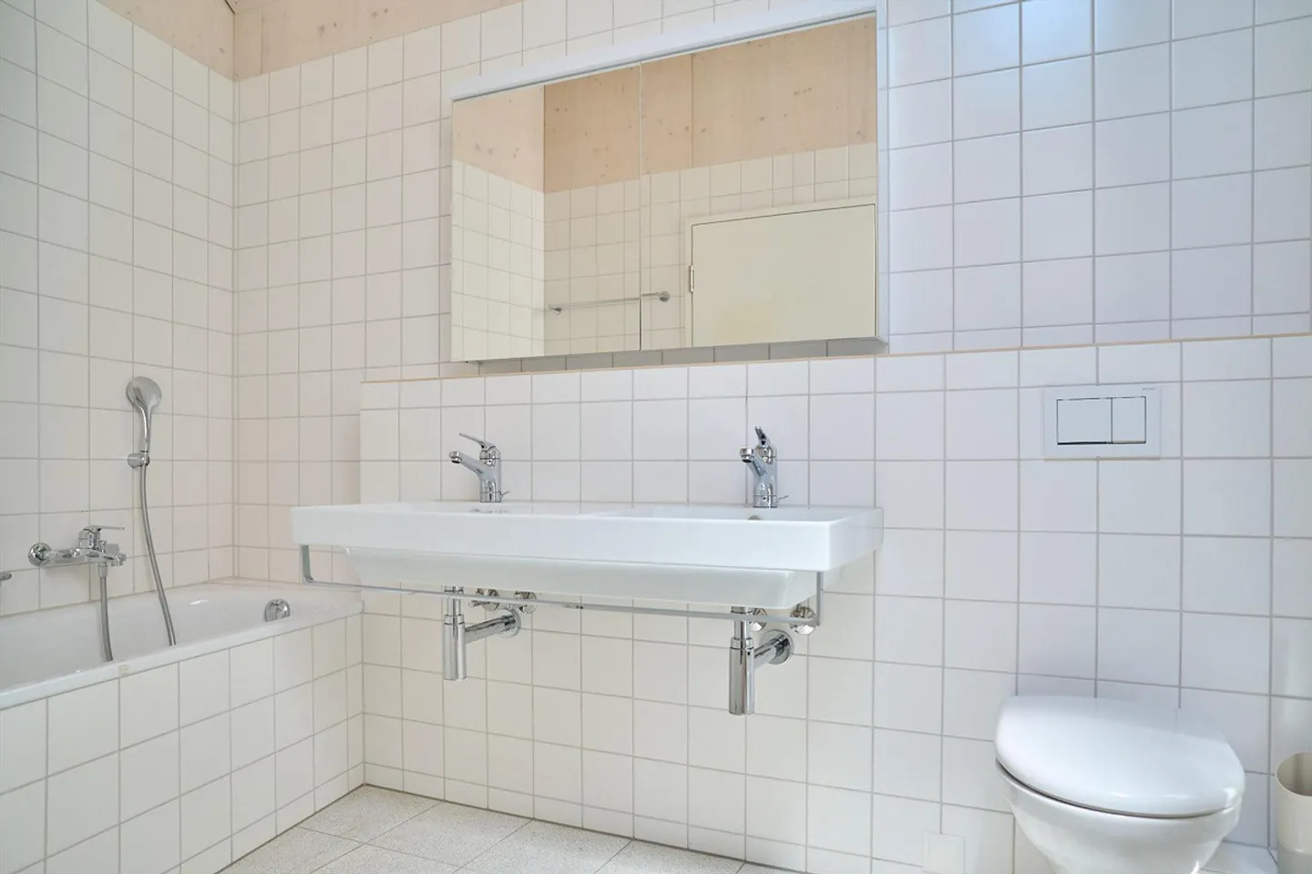 Ampio spazio per vivere - Elegante casa unifamiliare vicino ad Allschwil - Foto 10 di 13