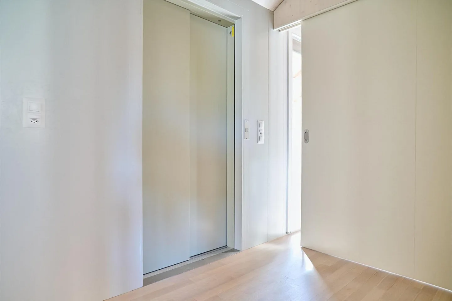 Ampio spazio per vivere - Elegante casa unifamiliare vicino ad Allschwil - Foto 7 di 13