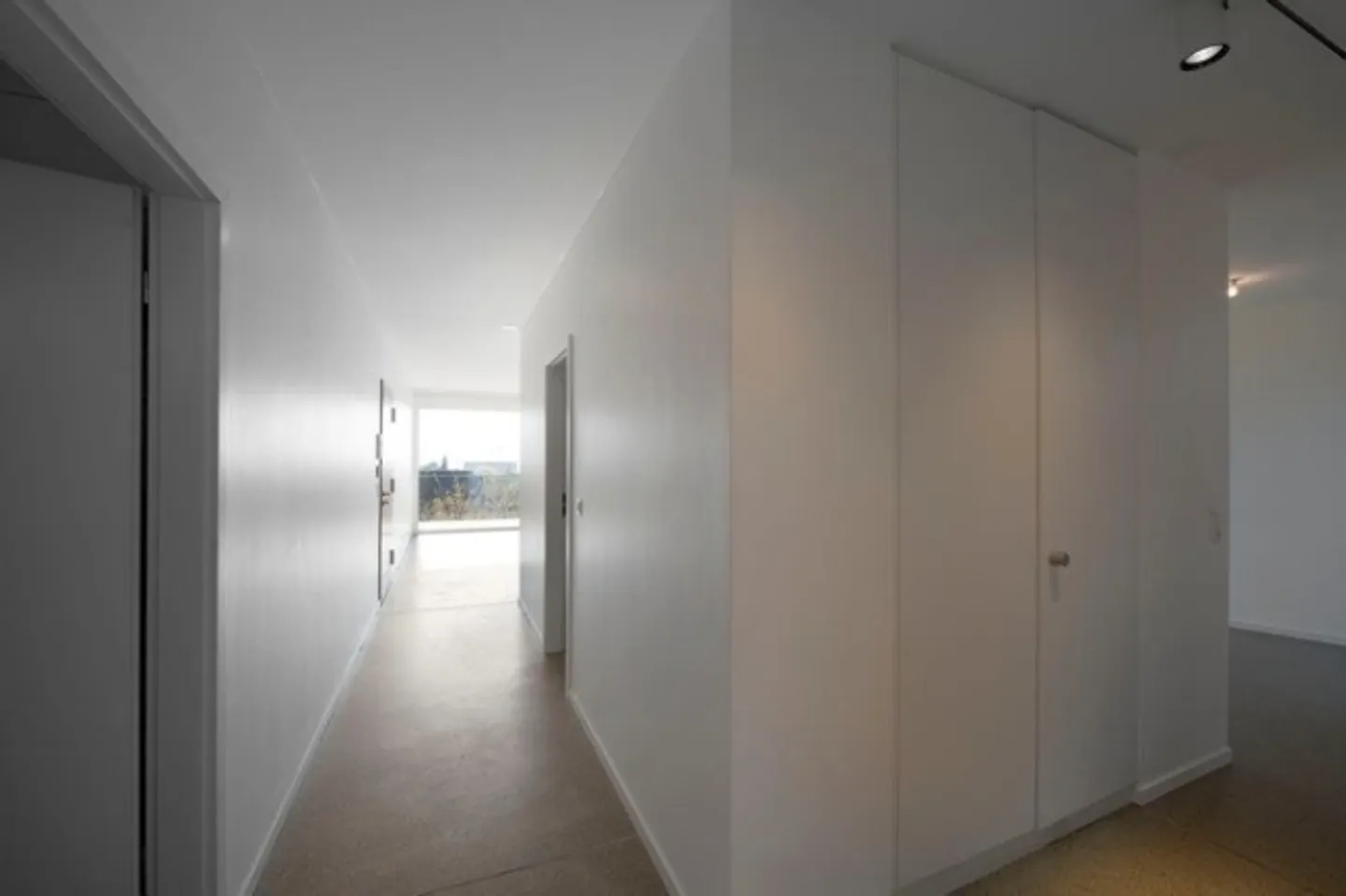 Bellissimo appartamento luminoso di 3,5 stanze - Foto 7 di 9