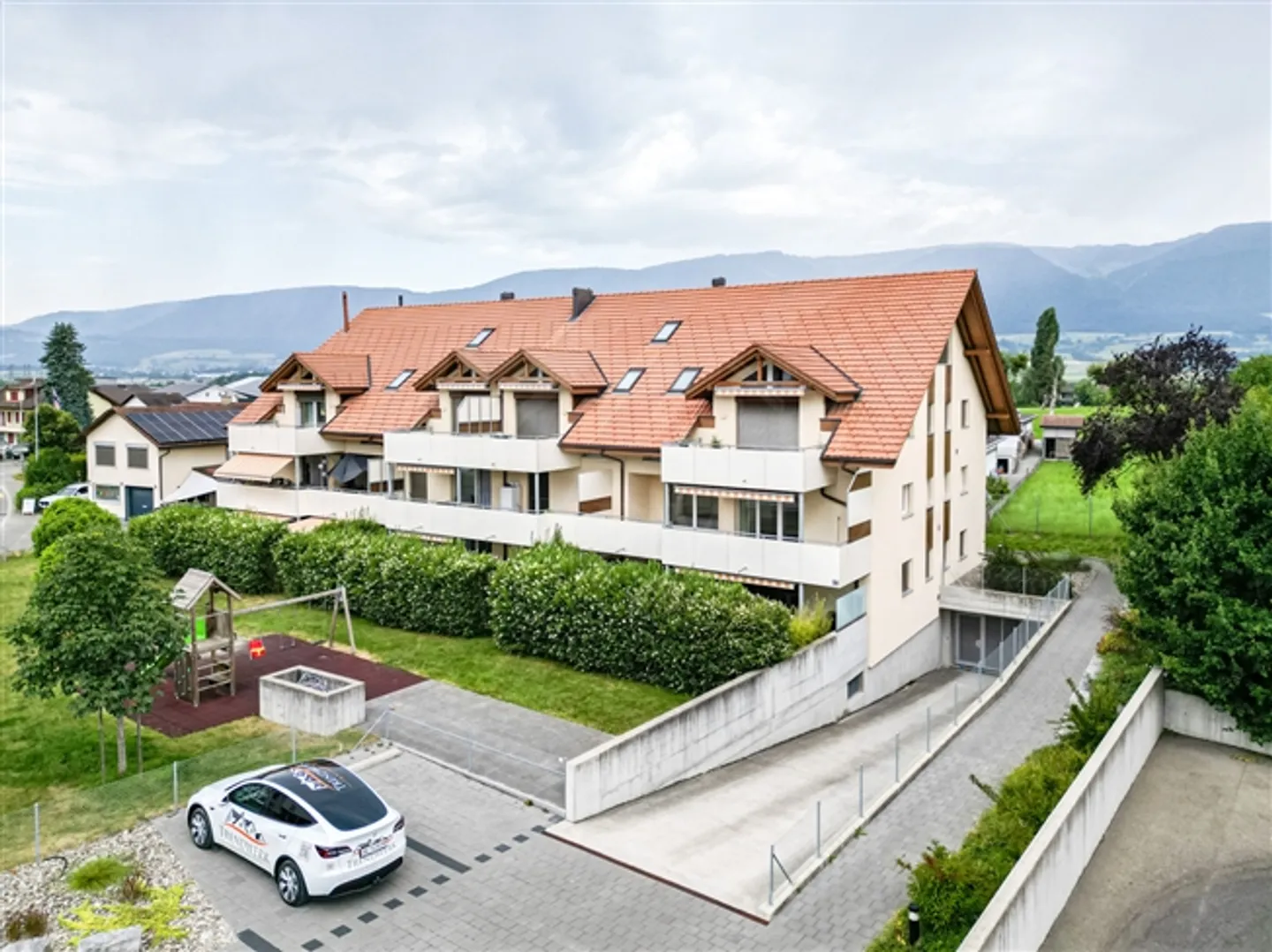 «Moderne 4.5-Zimmer-Wohnung mit zwei Einstellhallenplätzen in Leuzigen» - Foto 16 von 16
