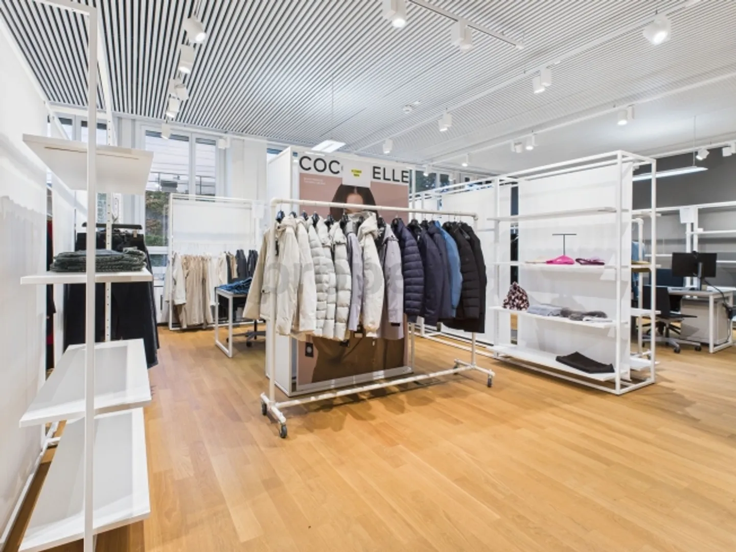 Modern Commercial Property in the Heart of Opfikon - Photo 2 of 6