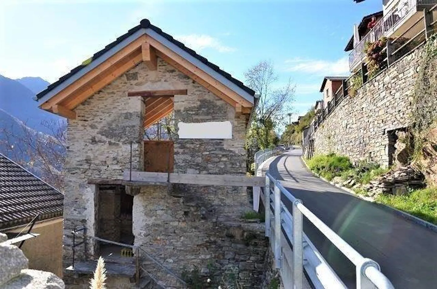 Beautiful rustic with preliminary project in a very sunny position... - Photo 1 of 22