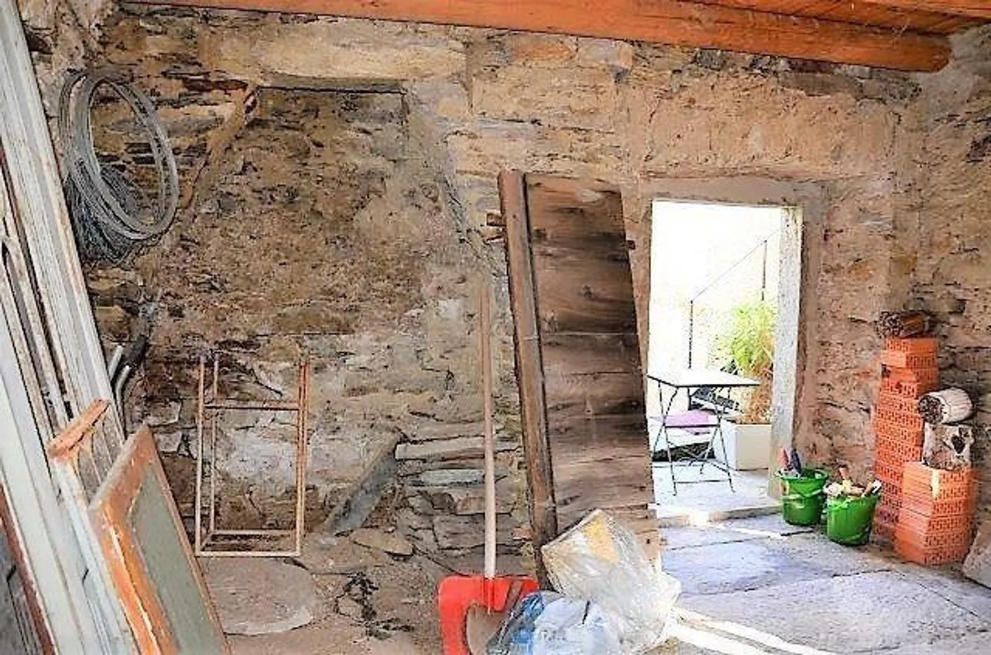 Beautiful rustic with preliminary project in a very sunny position... - Photo 3 of 22