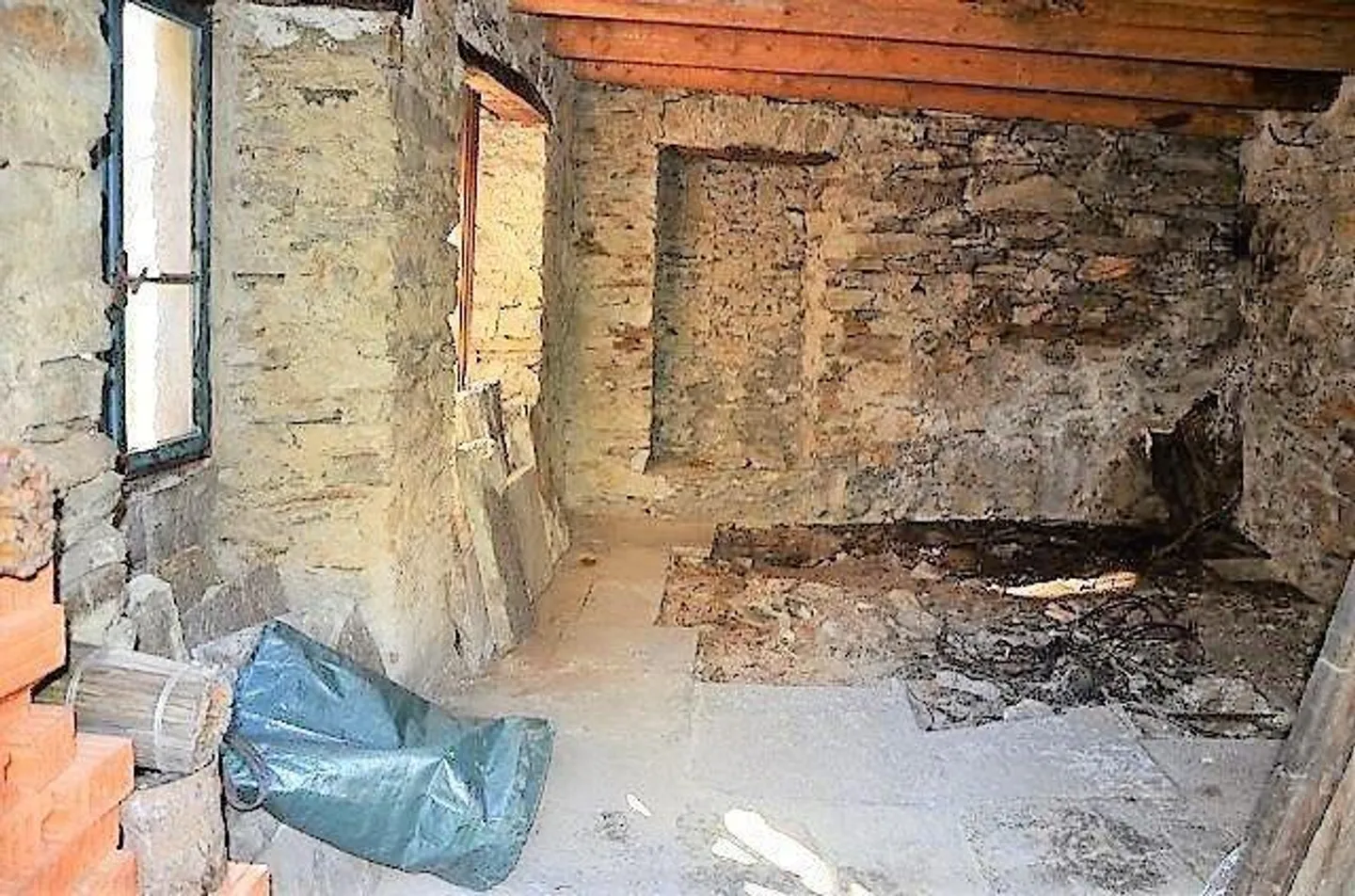 Beautiful rustic with preliminary project in a very sunny position... - Photo 4 of 22