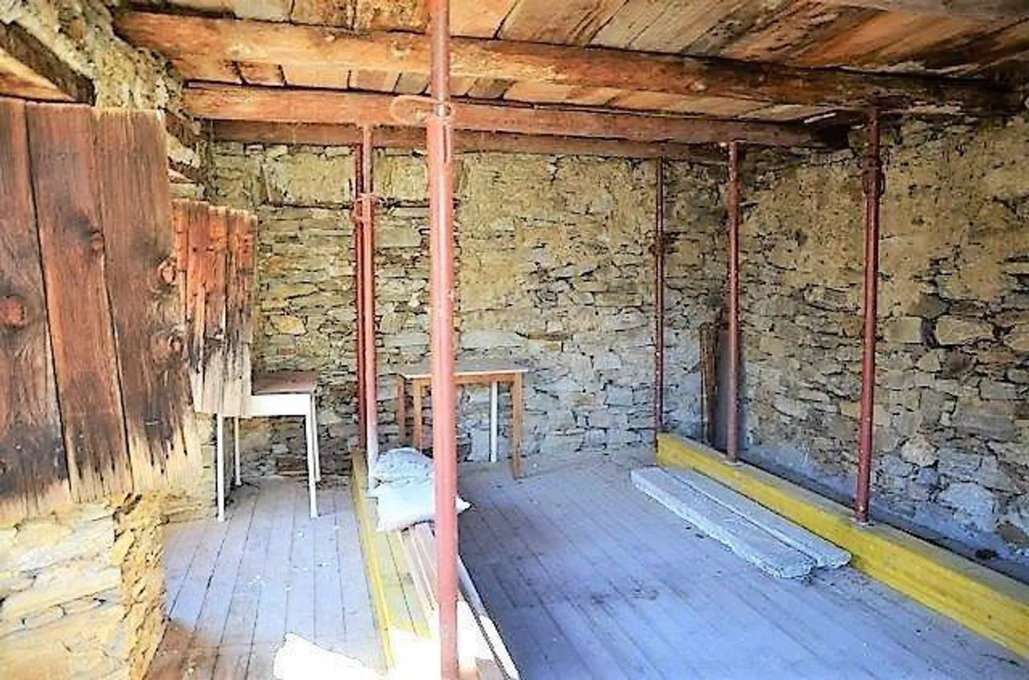 Beautiful rustic with preliminary project in a very sunny position... - Photo 6 of 22