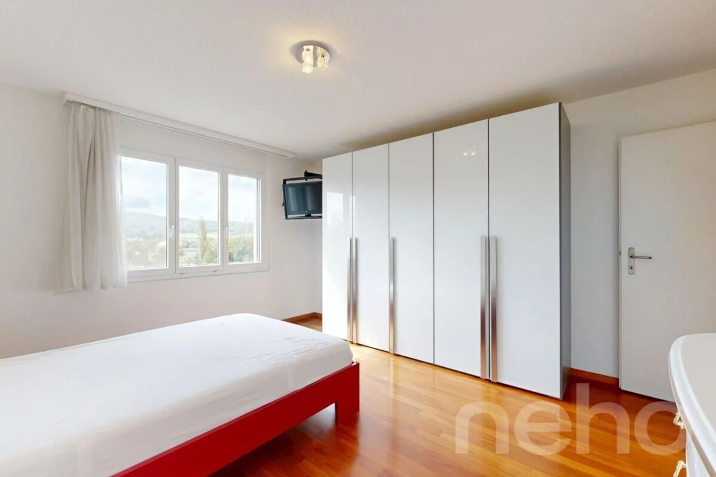 Helle 4.5-Zimmer-Wohnung mit schöner Aussicht in Oberengstringen - Foto 8 von 12